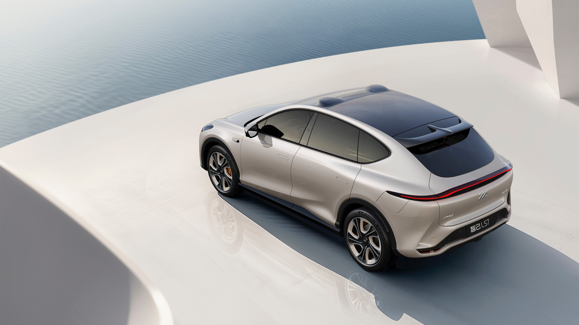 Электромобиль Zhiji LS7